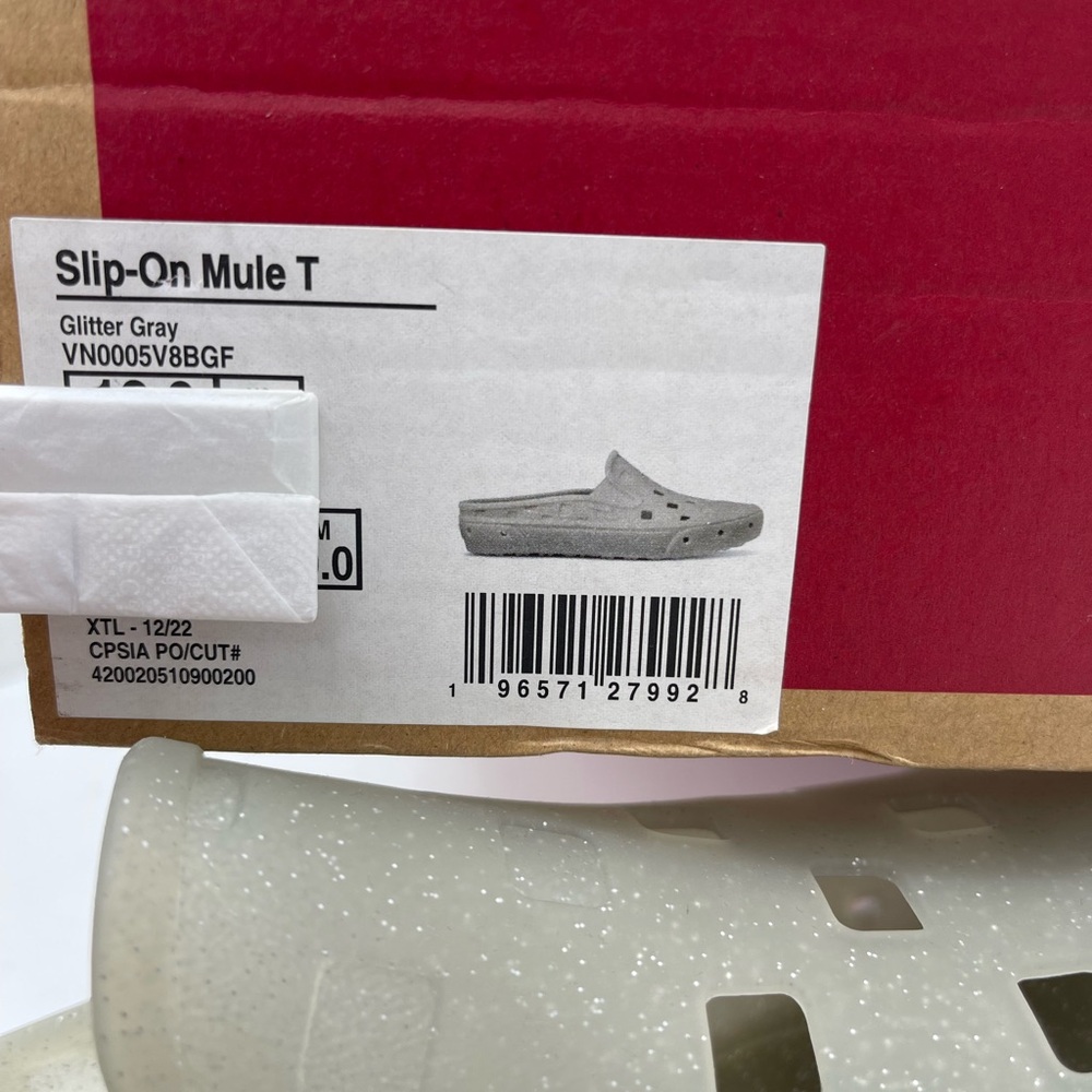 Vans Men’s Slip-On Mule Trk
Glitter Gray
VN0005V8BGF Sandals Sneakers - Picture 16 of 16